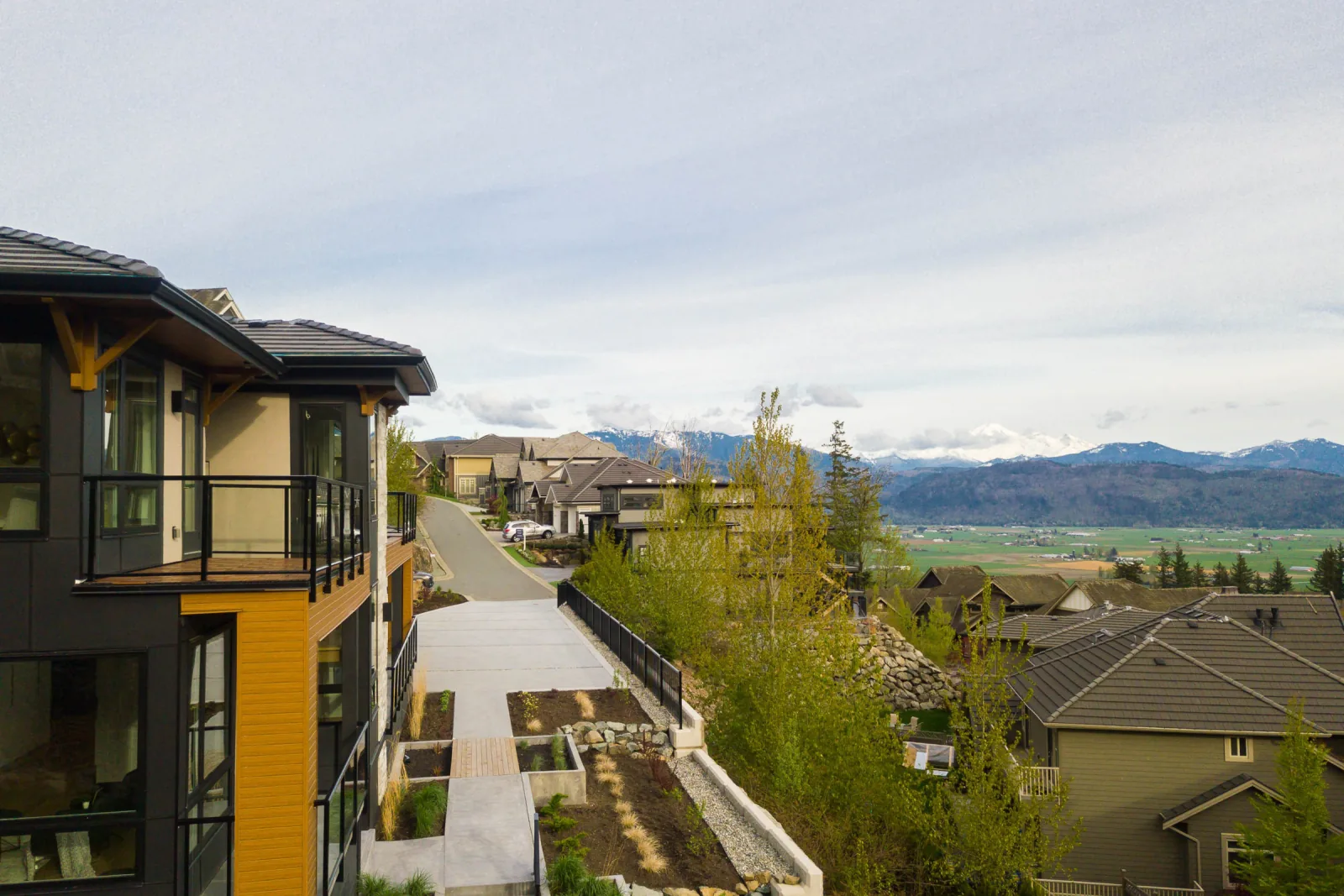 Eagle Mountain Contemporary detail 44