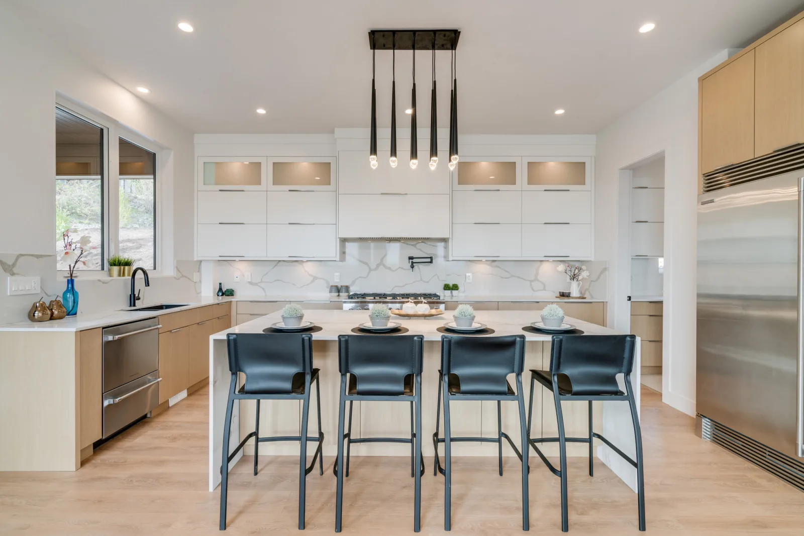 Eagle Mountain Contemporary detail 49