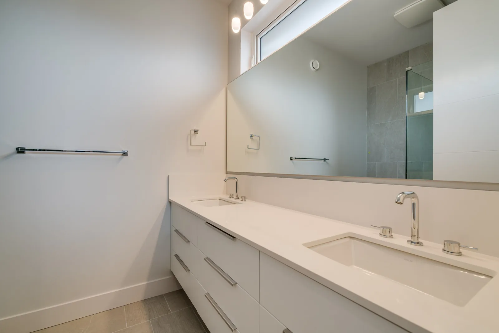 Eagle Mountain Contemporary detail 64
