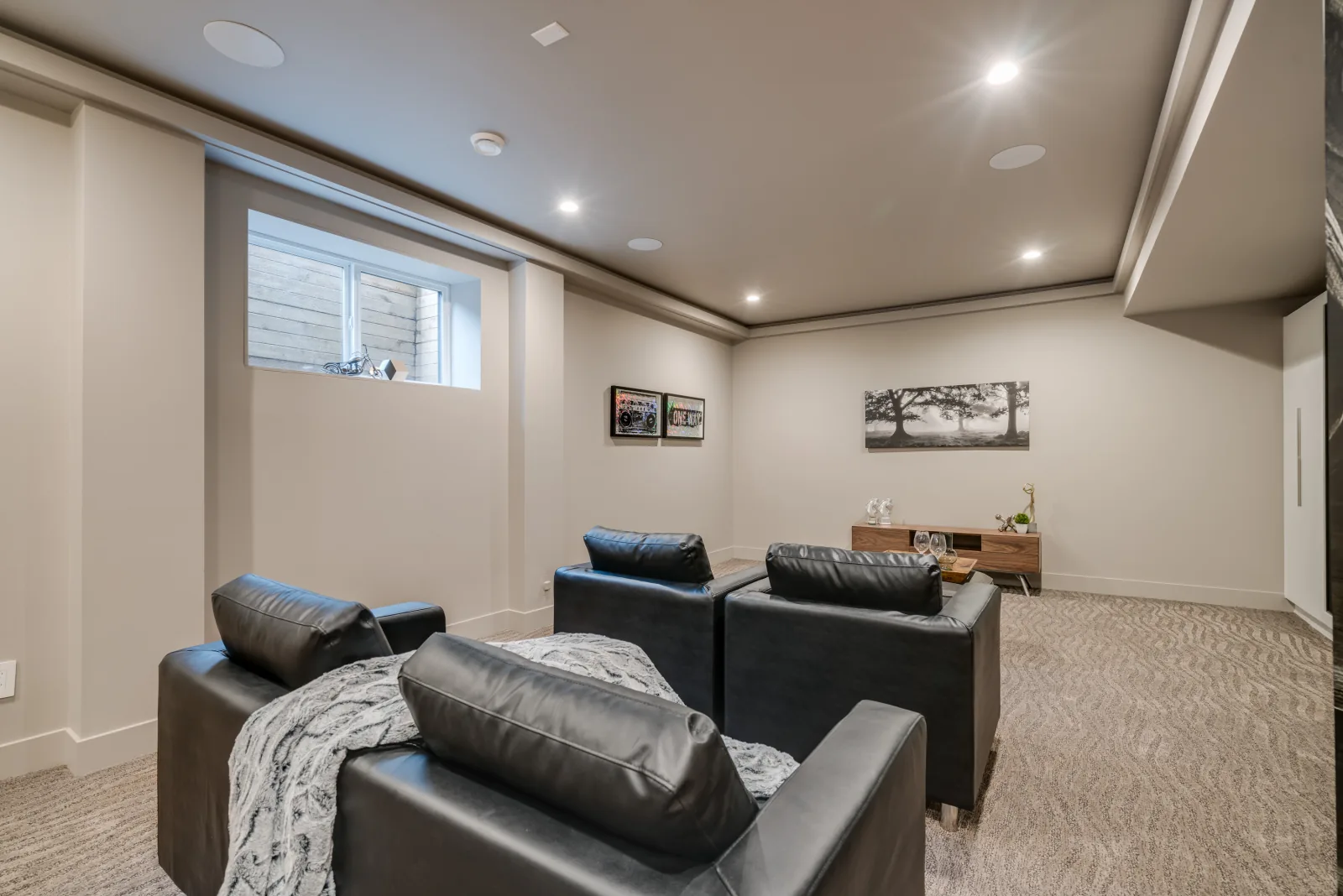 Larkspur Residence detail 48