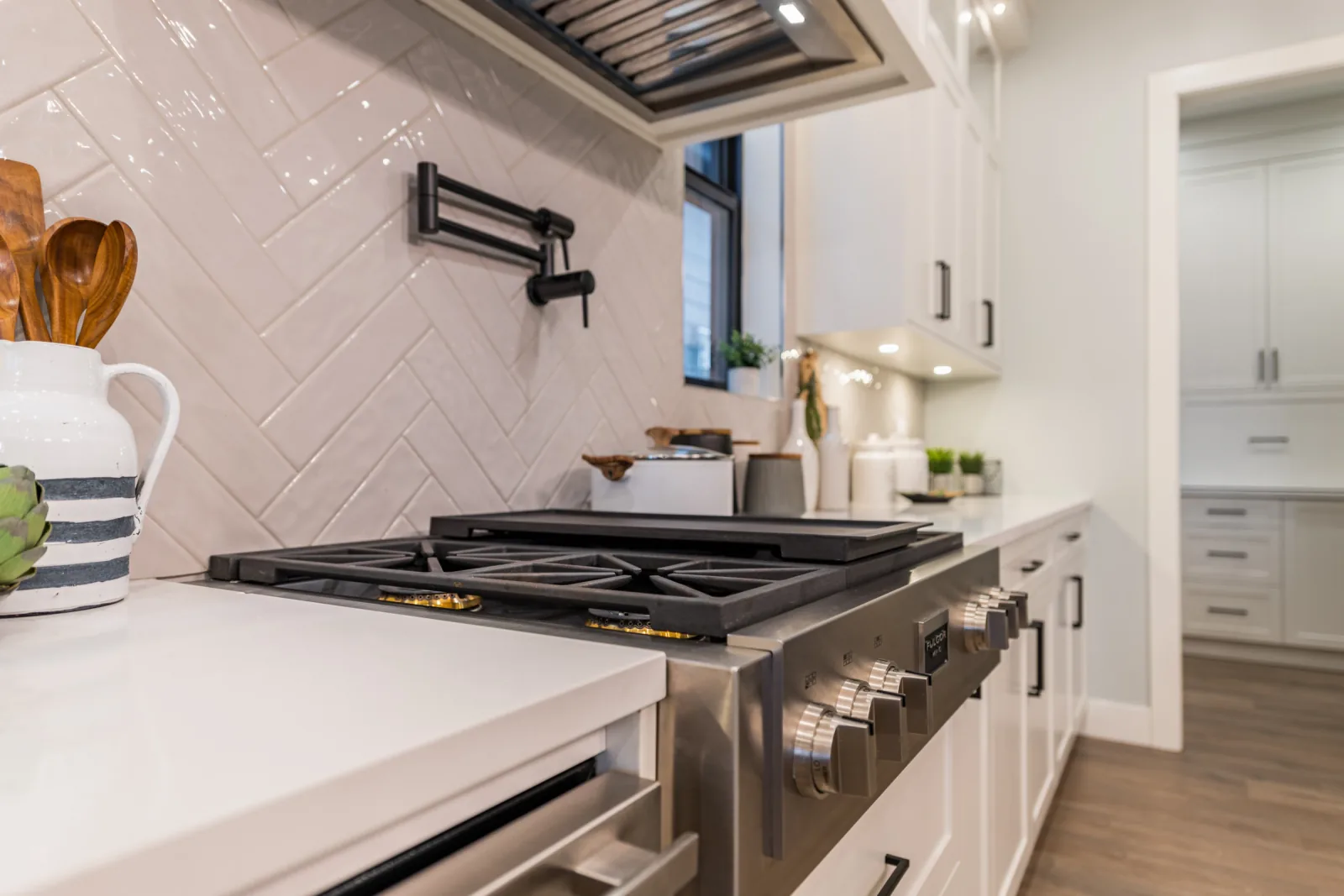 Modern Farmhouse — West Abbotsford detail 22