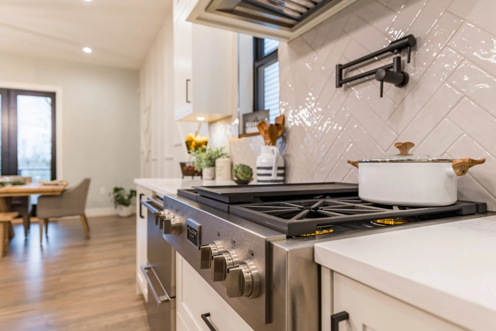 Modern Farmhouse — West Abbotsford detail 23