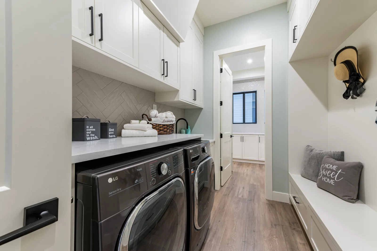 Modern Farmhouse — West Abbotsford detail 25