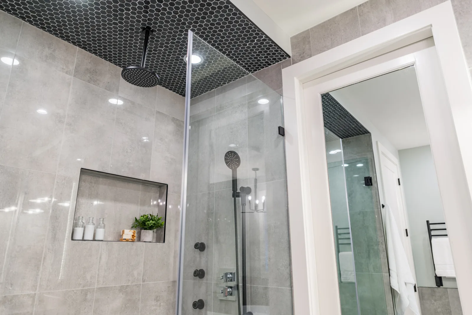 Modern Farmhouse — West Abbotsford detail 51